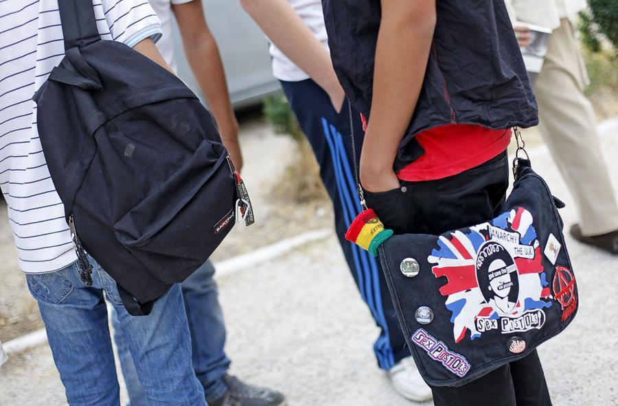 Ragazzi leggono poco e frettolosamente, ma la scuola potrebbe aiutare a cambiare le abitudini