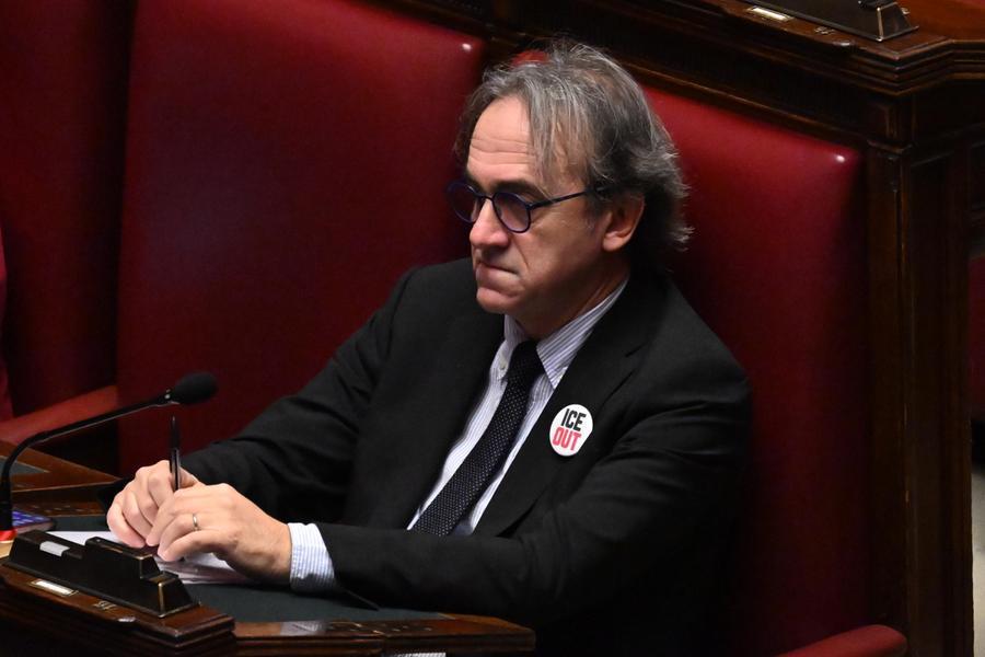 Dopo l’omicidio di Lione minacce shock a Bonelli: «Vi spareremo in testa»