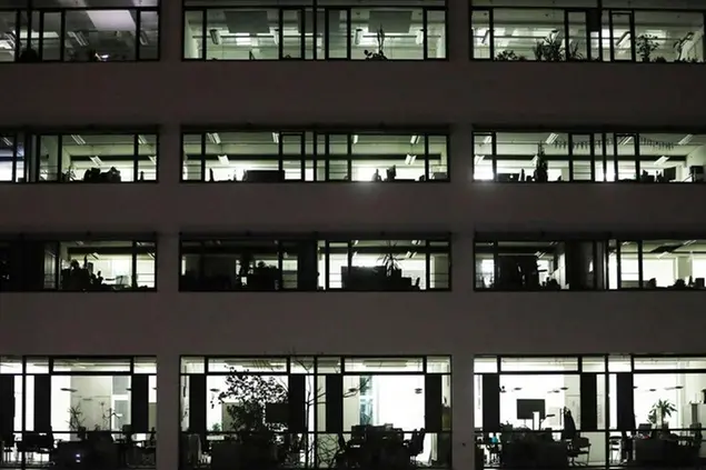 04 November 2020, North Rhine-Westphalia, Bonn: The offices in one building are empty in the morning around 06.30. The government wants to lower the corona infection numbers in Germany with a partial lockdown in November. Photo by: Oliver Berg/picture-alliance/dpa/AP Images