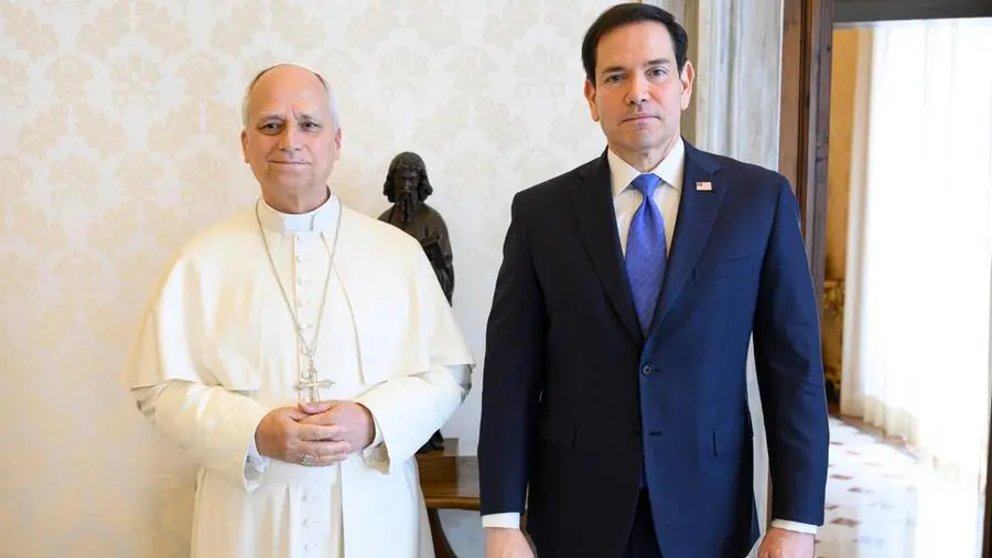 Vertice Leone-Rubio tra gelo e silenzi. Il papa non cede: «Io lavoro per la pace»