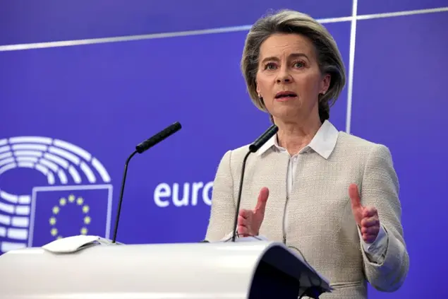 La presidente della Commissione Ue, Ursula von der Leyen (AP Photo/Olivier Matthys)
