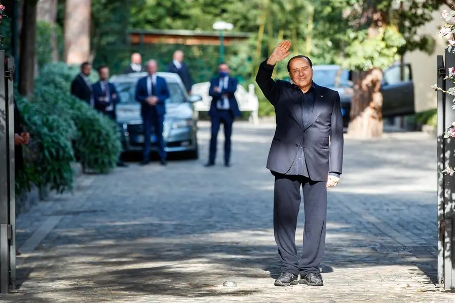 Sivlio Berlusoni a Villa Grande (LaPresse)