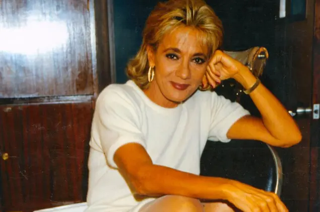 16-10-1995 Donatella Raffai (Fabriano, 8 settembre 1943) è una conduttrice televisiva e giornalista italiana. nella foto: sarà Raffai Donatella a condurre la prossima edizione di \\\"seconda serata\\\" su RAI 1