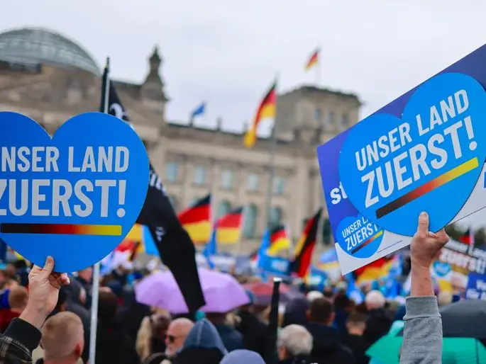 Dall’arte “tedesca” all’asilo negato: il libro degli orrori dell’AfD