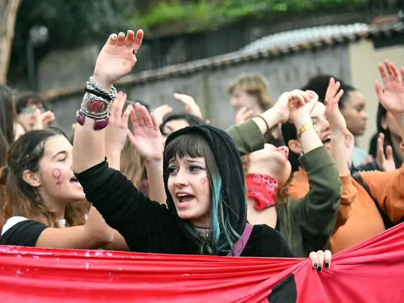 Cosa serve per salvare la democrazia umiliata