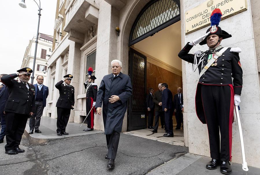 Cosa succede se al referendum vince il Sì? La politica indosserà la toga