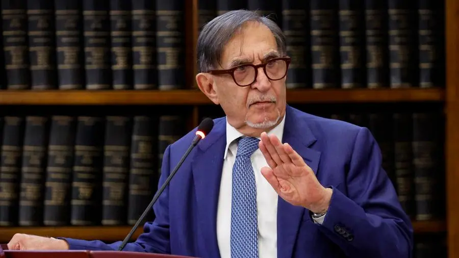 Senatori discutono emendamenti sulla legge elettorale, tensioni tra forze politiche