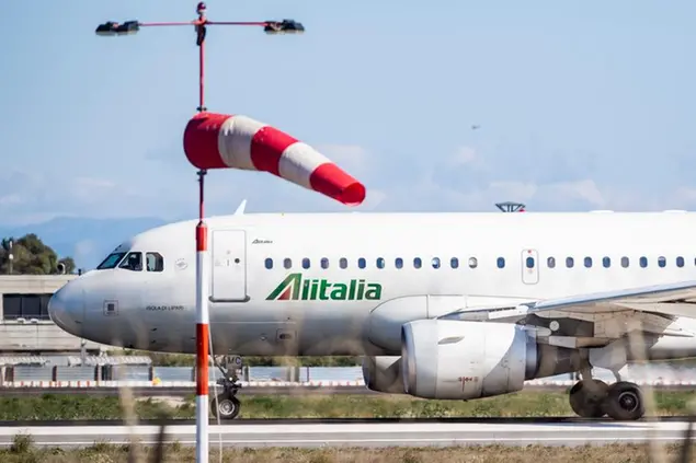 14/10/2021 Fiumicino Aeroporto, ultimo giorno di operativita' della compagnia aerea Alitalia. Nella foto gli ultimi aerei in procinto di decollare
