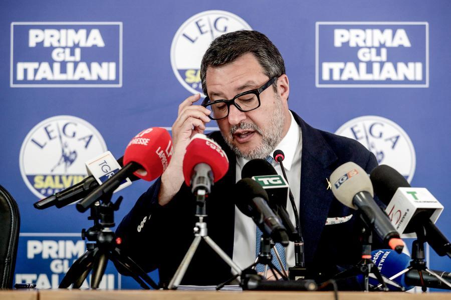 Salvini lancia il raduno sovranista di Milano. E prende le distanze da Trump: «Per lui la guerra è già finita parecchie volte»