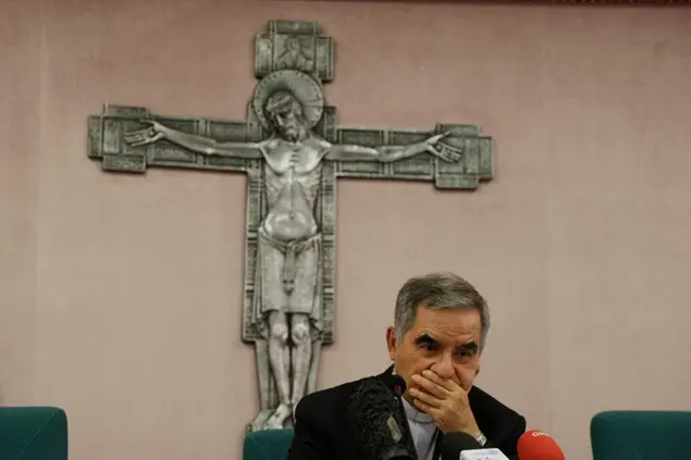 Il cardinale Angelo Becciu\\u00A0(AP Photo/Gregorio Borgia)