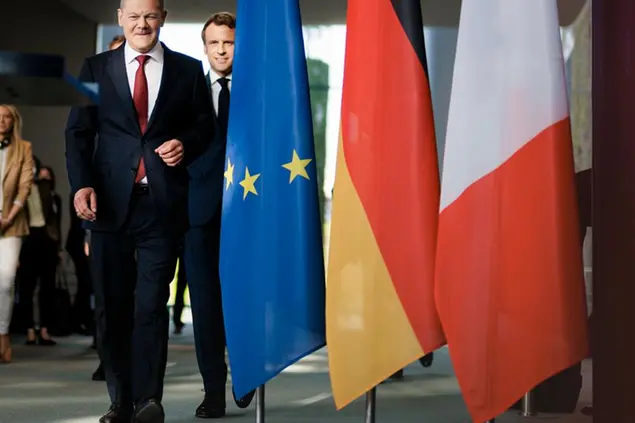 (Il cancelliere tedesco e il presidente francese. Foto AP)