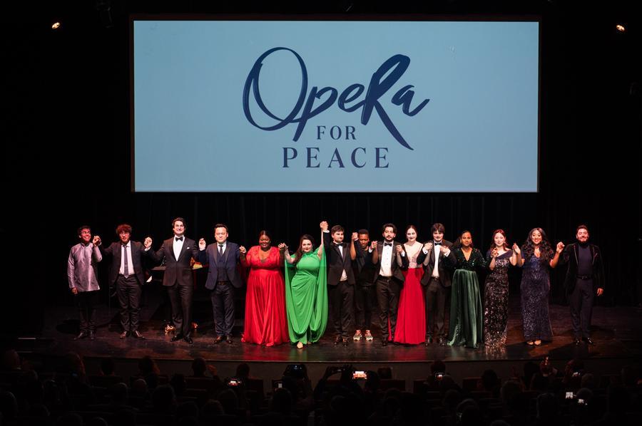 Artisti da tutto il mondo si preparano a un gala lirico a Lugano, con un focus su opportunità e accesso alla musica