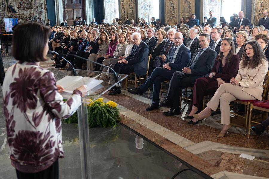 Mattarella festeggia le donne: dal capo dello Stato una lezione femminista al governo