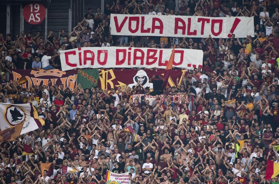 «Infame», «tanto lo sai che muori», «Amen». Le minacce di clan e ultras al cronista di Domani
