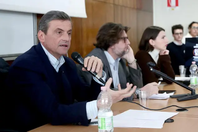 Carlo Calenda partecipa all’evento “Capitalismo liberale o libertà senza capitalismo?\\\" organizzato dall'associazione studentesca Unilab Unimi presso l’Università Statale a Milano