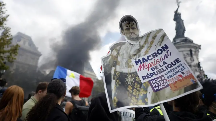 La polveriera francese, le piazze esplodono contro il carovita