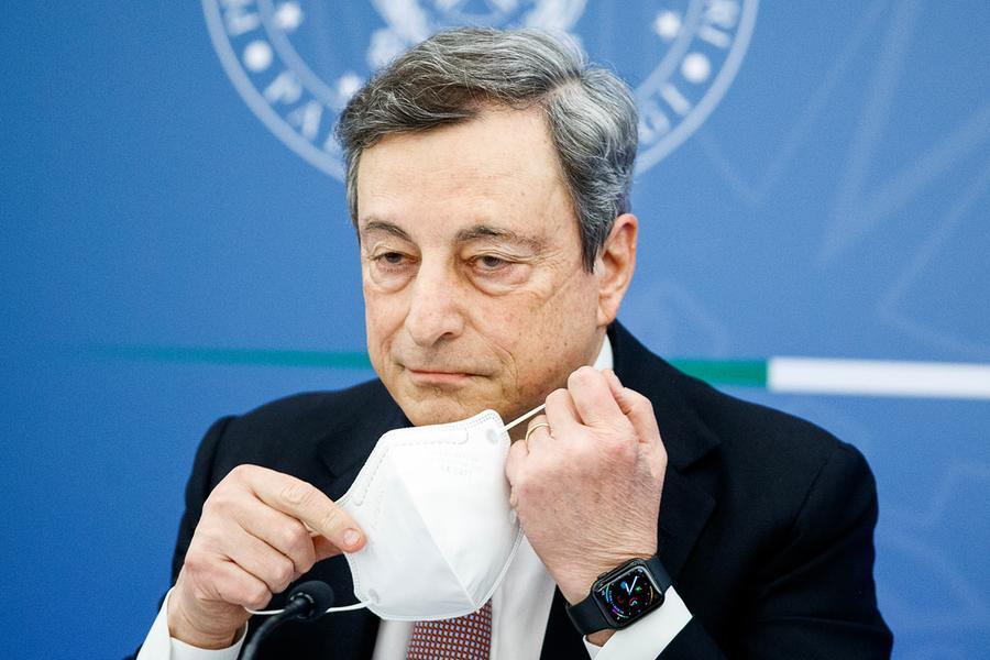 La maggioranza è divisa e Draghi chiede chiarimenti
