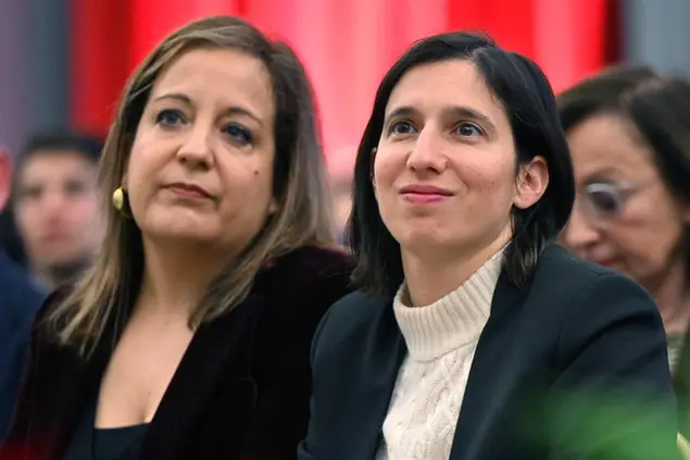 (La capogruppo dei Socialisti e Democratici al Parlamento europeo Iratxe Garcia Perez e la segretaria del Pd Elly Schlein. Foto Ansa)