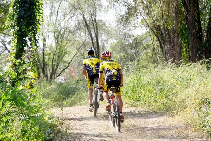 Foto LaPresse - Mourad Balti Touati 30/09/2018 Milano (Ita) - parco cassinis Cronaca In occasione della Milano Green Week costruita per l'occasione dagli operatori di Italia Nostra un percorso ciclabile su sterrato al parco Cassinis Nella foto: il percorso ciclabile al parco cassinis