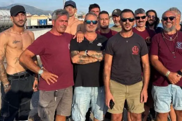Foto dalla pagina Facebook del Collettivo autonomo lavoratori portuali di Genova