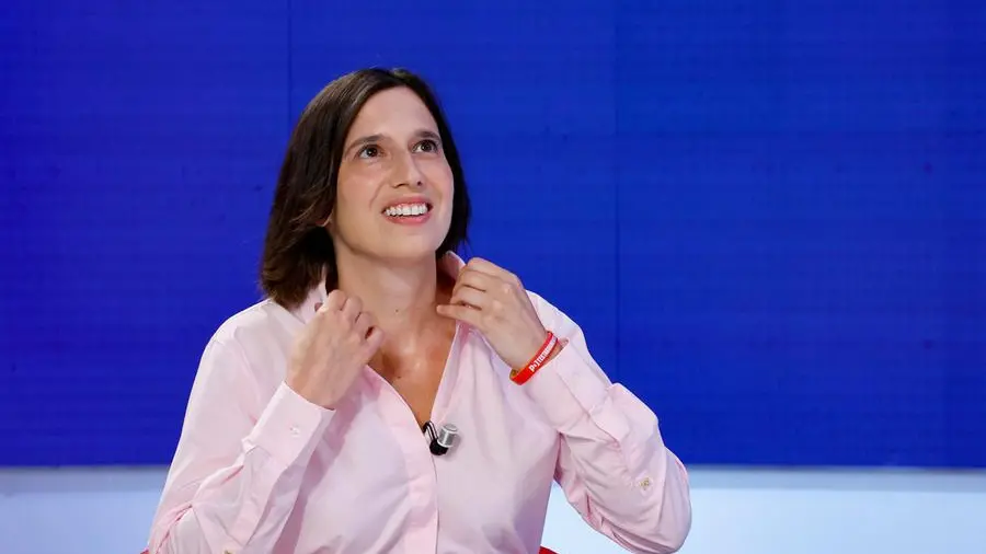 Elly Schlein si prepara alle primarie del Pd, con un’alleanza senza garanti e un piano per vincere