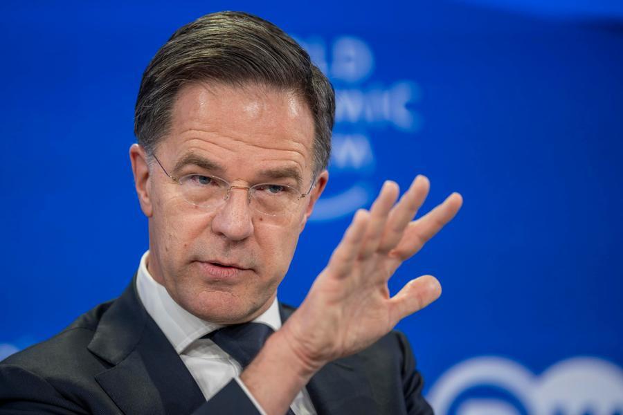 Rutte mediatore col «daddy» Trump, il sollievo dell’Ue dopo lo stop ai dazi
