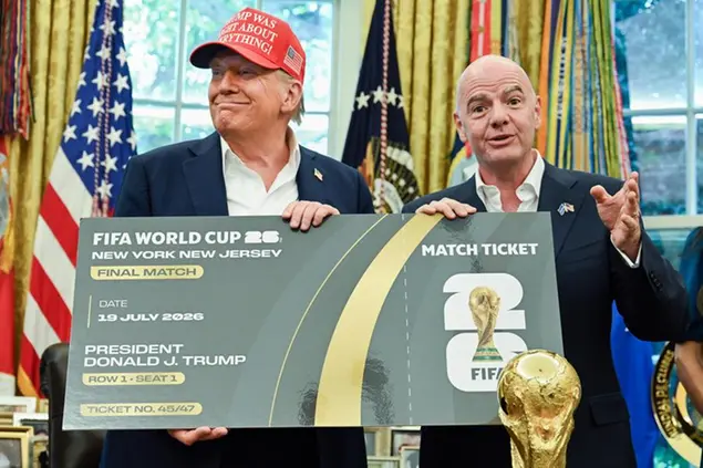 Il presidente Donald Trump e il presidente Fifa Gianni Infantino