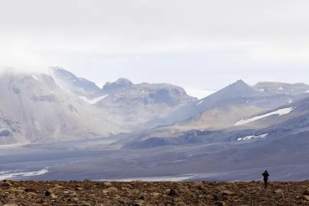 Il luogo dove c'era il ghiacciaio Okjökull, scomparso nel 2019 (foto Epa/Ansa)