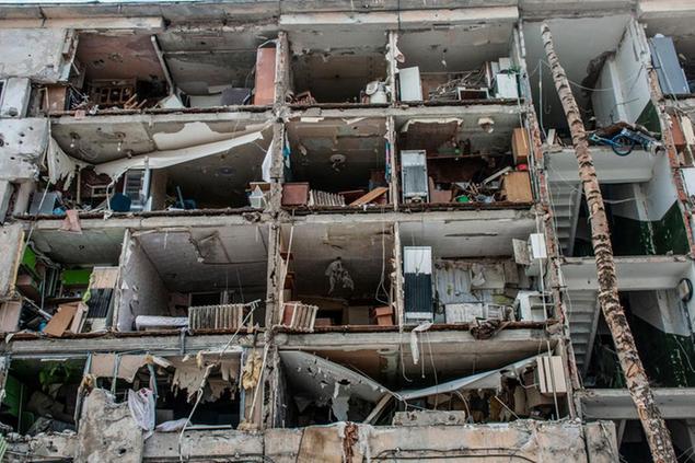 Un palazzo\\u00A0distrutto a Kharkiv, in Ucraina (AP Photo/Andrew Marienko)