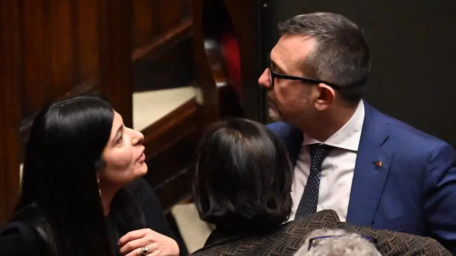 Caso Delmastro e intercettazioni, se Meloni combatte la mafia solo a parole