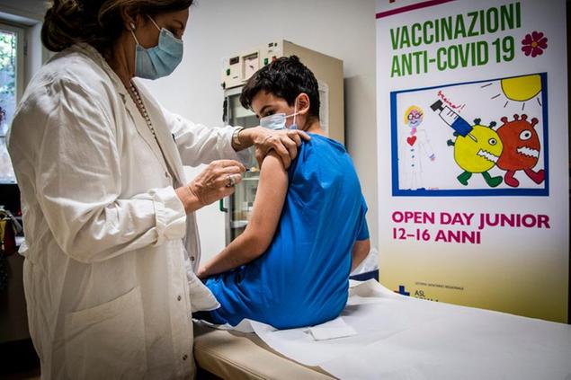 10/07/2021 Roma, Vaccinazioni anti-covid19 Junior 12-16 anni effettuate alla ASL ROMA1