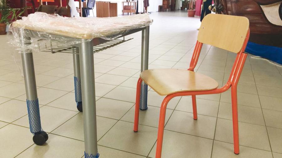Palpeggiamenti e foto hard, professore arrestato per abusi sugli allievi della scuola militare