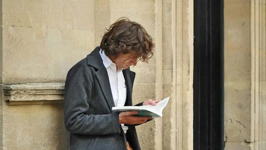 Dimmi chi leggi e ti dirò chi sei: quando i libri sono performance