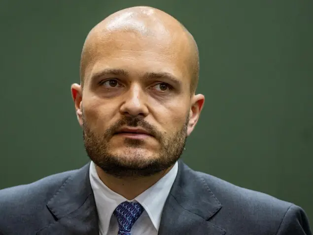 Delfin, l’offerta shock del produttore di armi Strnad per conquistare l’impero dei Del Vecchio