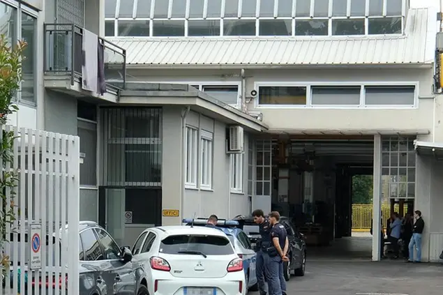 Un operaio di 48 anni è morto a Monza schiacciato da un macchinario (foto Ansa)