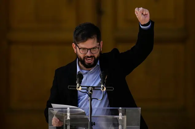 Chilean President-elect Gabriel Boric announces his cabinet appointments in Santiago, Chile, Friday, Jan. 21, 2022. Boric, who will be sworn-in as president on March 11, unveiled the members of his future ministerial cabinet. (AP Photo/Esteban Felix)