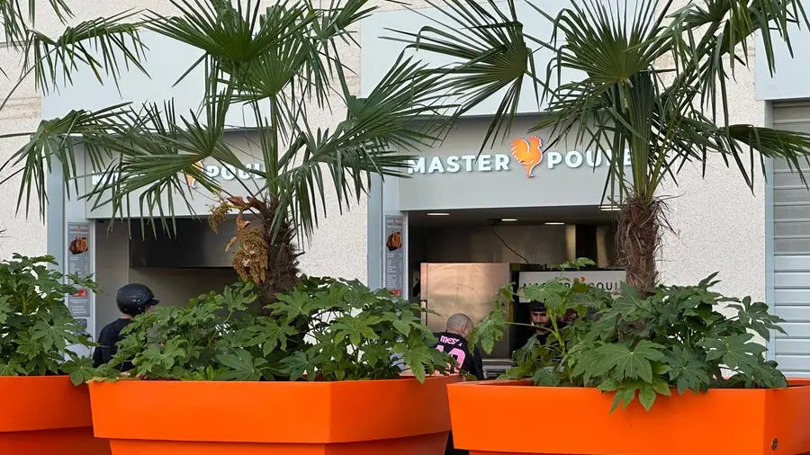 La sinistra francese litiga sul fast food halal