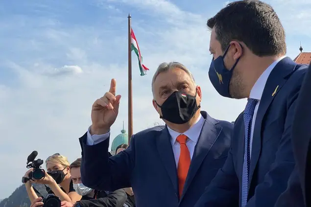 (Il premier ungherese, il leader leghista e il primo ministro polacco hanno iniziato a lavorare a un’alleanza a Budapest ad aprile.\\u00A0Foto Lega)