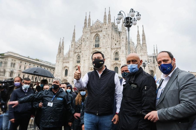 01/05/2020 Milano, Matteo Salvini partecipa alla tappa finale del tour itinerante promosso dal sindacato UGL in Piazza Duomo; nella foto con Francesco Paolo Capone
