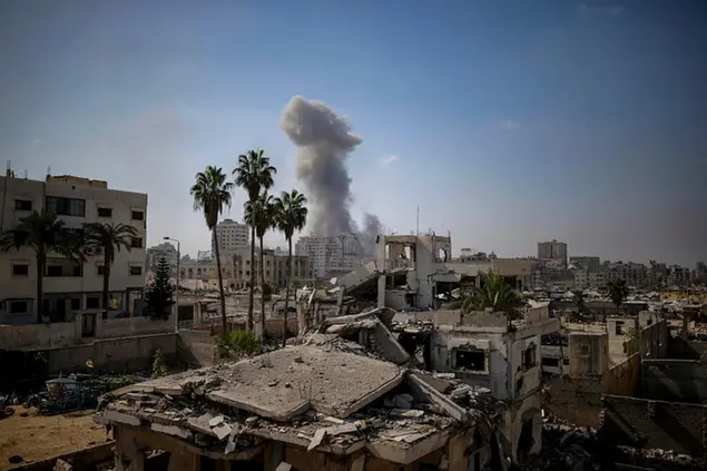 Prosegue l'offensiva dell'Idf su Gaza City (FOTO EPA)