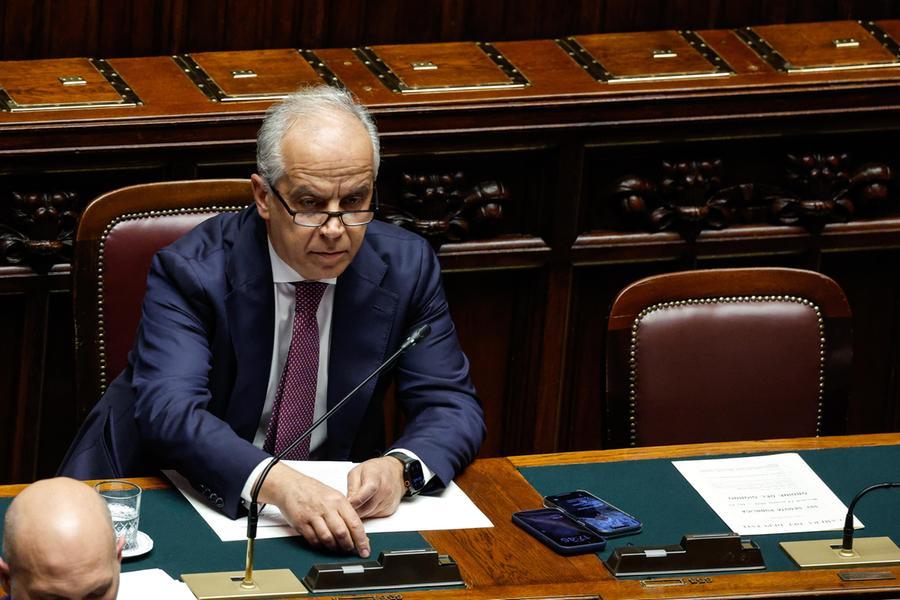 Torino, l’informativa di Piantedosi: «Strategia di eversione». Attacca l’opposizione che avrebbe «offerto impunità»