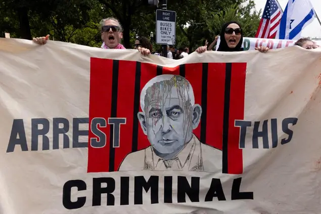 Una manifestazione a Washington contro il presidente israeliano Benjamin Netanyahu