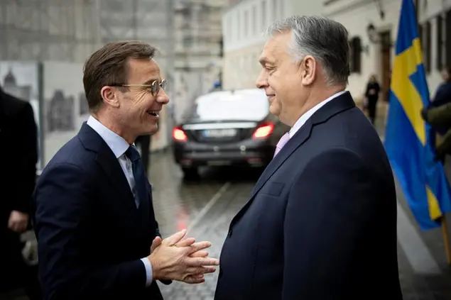 (I premier svedese e ungherese insieme a Budapest. Foto Ansa)