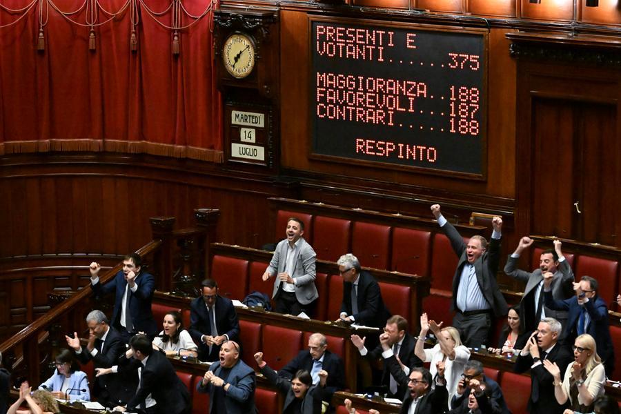 La destra sull’orlo della crisi, i franchi tiratori affossano le preferenze nella legge elettorale
