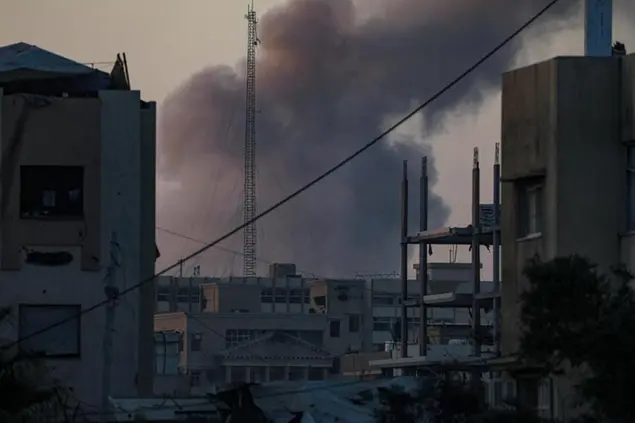 L'Idf ha intensificato gli attacchi su Gaza City: la maggior parte delle infrastrutture umanitarie nel sud della Striscia è pronta ad accogliere la popolazione che sarà evacuata dalla città tra una settimana (FOTO EPA)