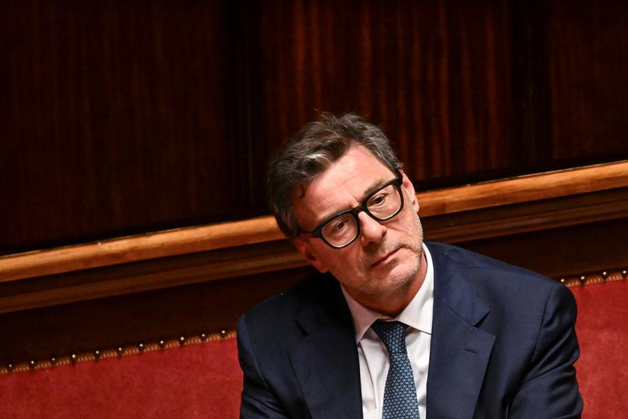 Le sentinelle di Giorgetti nei cda: tre dirigenti Mef nominati (gratis)