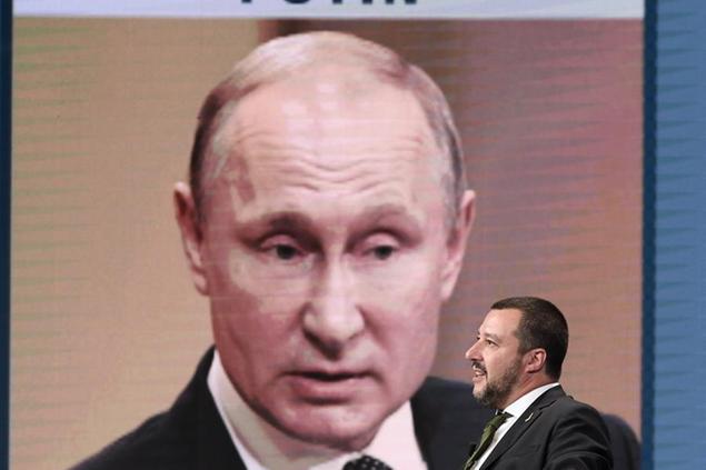 11/09/2018 Roma. Rai. Trasmissione televisiva Porta a Porta. Nella foto Matteo Salvini sullo sfondo una foto di Putin