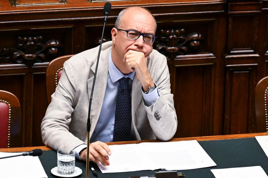 Valditara e il Burqa vietato. Un paternalismo di Stato di dubbia costituzionalità