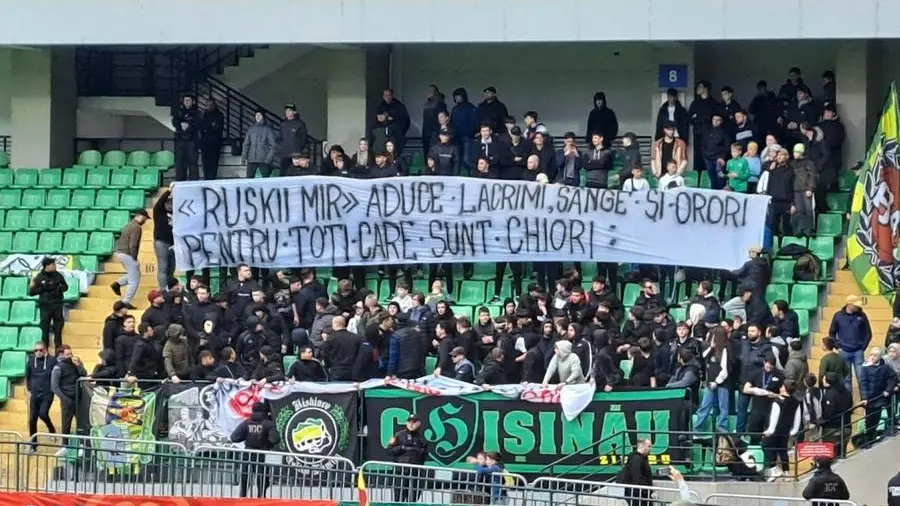 Spettatori al derby di Moldavia, tra calcio e nuova guerra fredda