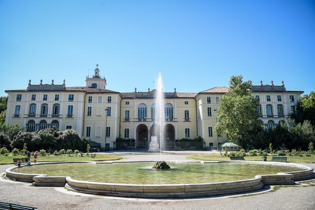 Foto LaPresse - Claudio Furlan 12/08/2017 Milano ( IT ) Itinerari d autore - Giardini Palestre e Porta Venezia Nella foto: Palazzo Dugnani